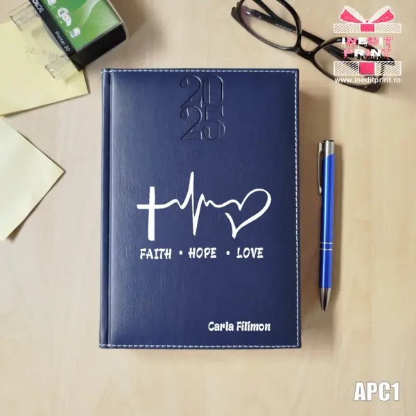 Agenda personalizata 2025 Faith Hope Love APC1 DELUXE H, ALBASTRU