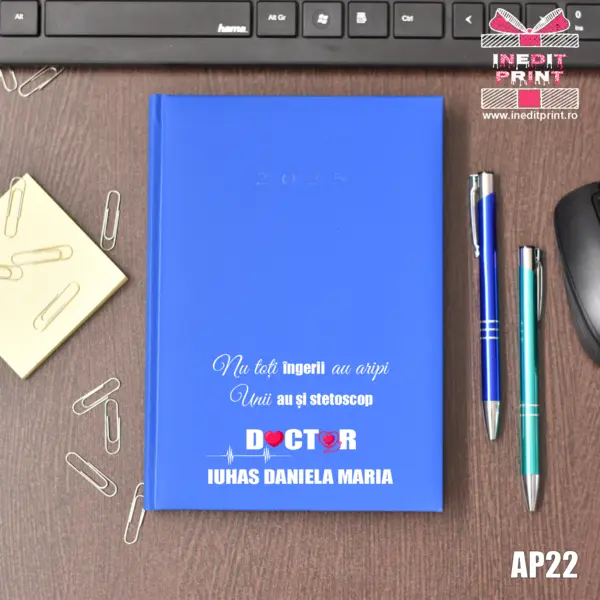 Agenda personalizata 2025 Ingeri cu stetoscop AP22 ALBASTRU DESCHIS, STANDARD H1
