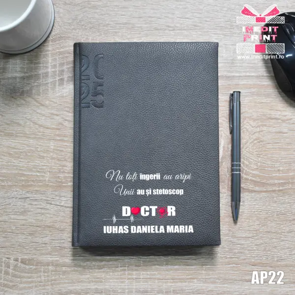 Agenda personalizata 2025 Ingeri cu stetoscop AP22 DELUXE H, MARO