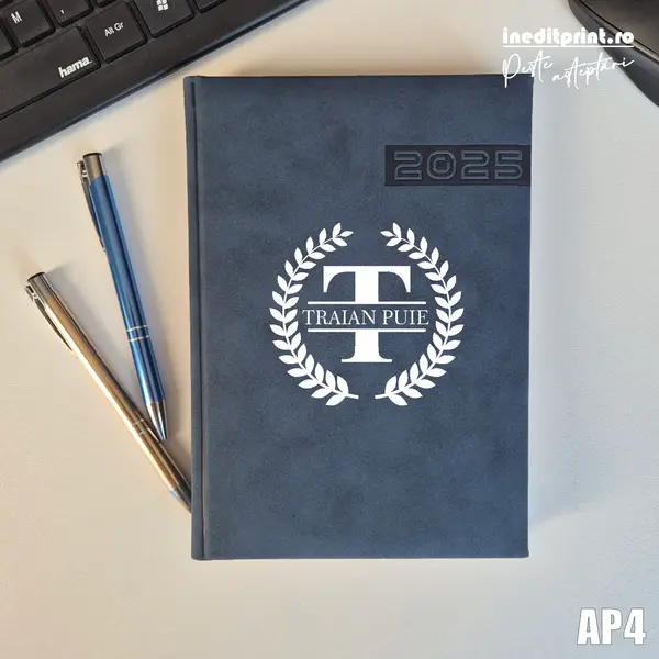 Agenda personalizata 2025 Initiala + Nume AP4 ALBASTRU TEANO, DELUXE PREMIUM