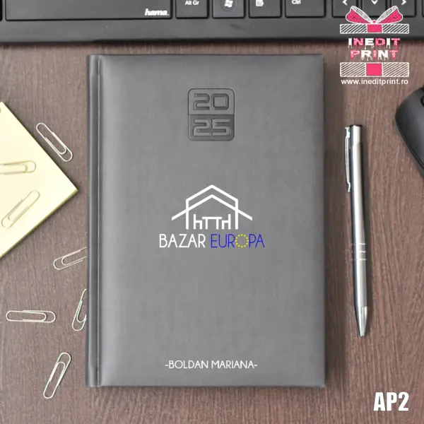 Agenda personalizata 2025 Logo + Nume AP2 GRI INCHIS, STANDARD HT2