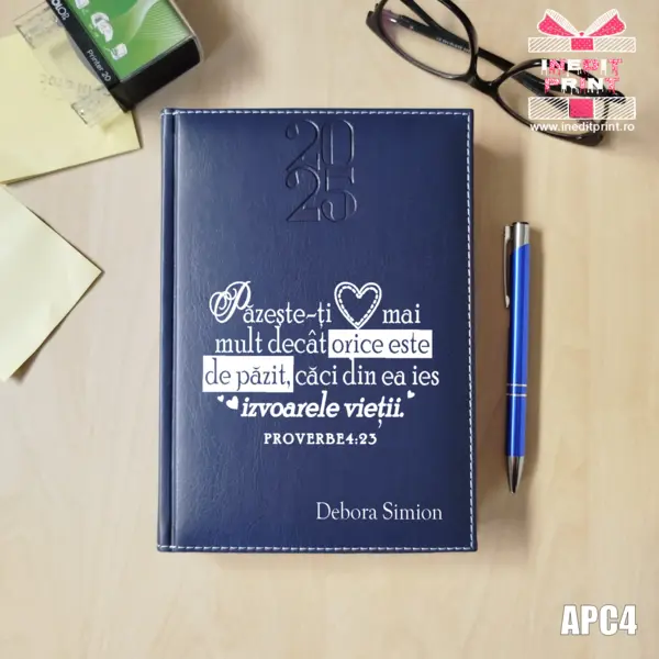 Agenda personalizata 2025 Proverbe 4:23 APC4 DELUXE H, ALBASTRU