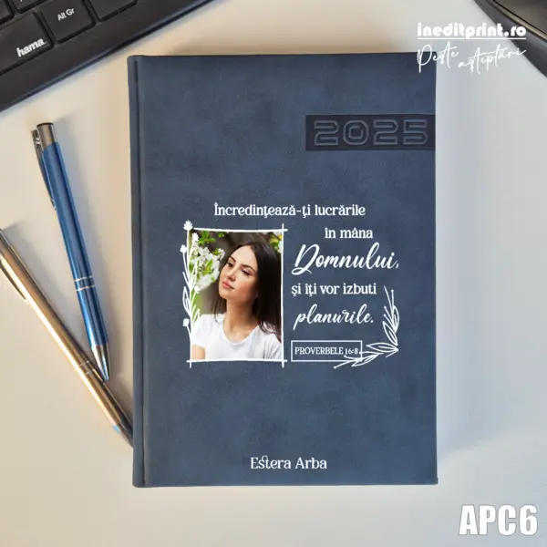 Agenda personalizata 2025 Proverbele 16:3 APC6 DELUXE PREMIUM, ALBASTRU TEANO