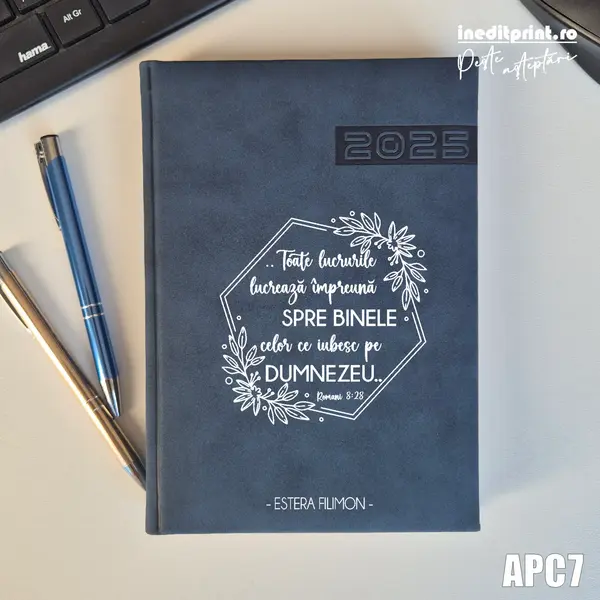 Agenda personalizata 2025 Romani 8:28 APC7 DELUXE PREMIUM, ALBASTRU TEANO