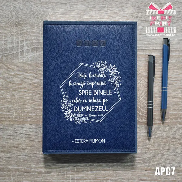 Agenda personalizata 2025 Romani 8:28 APC7 DELUXE PREMIUM, ALBASTRU-ALGHERO
