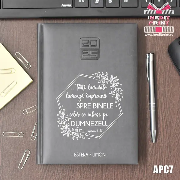 Agenda personalizata 2025 Romani 8:28 APC7 STANDARD HT2, GRI INCHIS