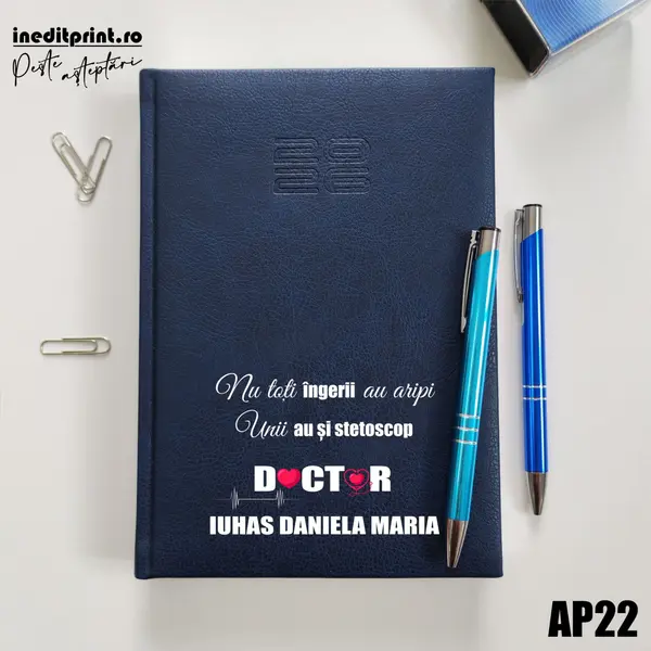 Agenda personalizata 2026 Ingeri cu stetoscop AP22 DELUXE PREMIUM, Chiavenna Albastru