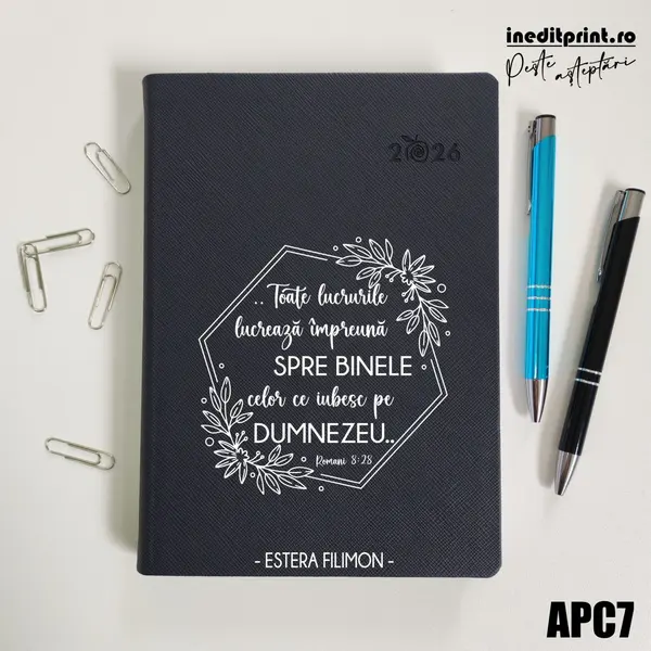 Agenda personalizata 2026 Romani 8:28 APC7 DELUXE PREMIUM, Ortisei Albastru