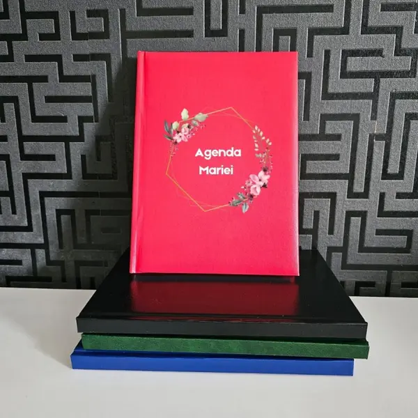 Agenda personalizata cu nume