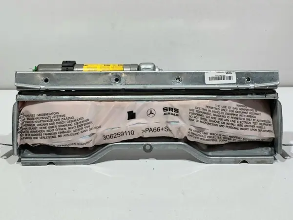 Airbag genunchi A2048602002 Mercedes E-Class (2009->) [C207]