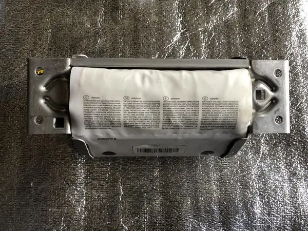 Airbag pasager 39706687008A BMW Seria 1 (2004-2011) [E81, E87]