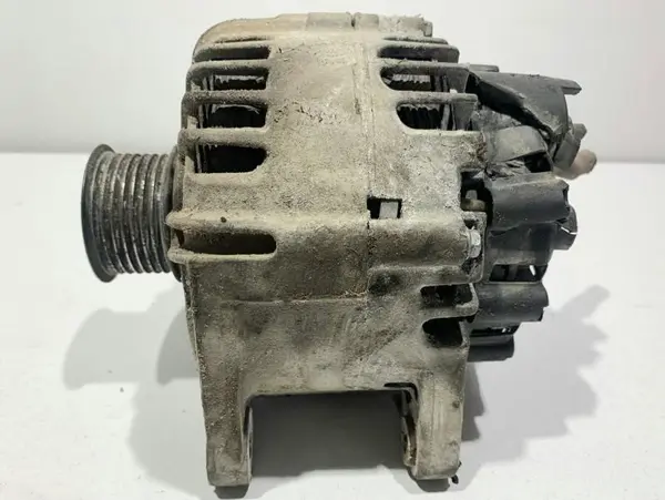 Alternator 120a 8200757870 Renault Scenic 3 (2009-2011) 1.9 dci F9Q 870