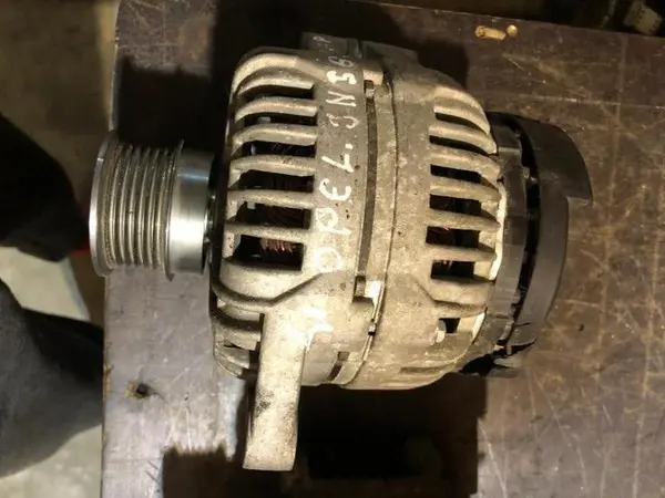 Alternator Opel Insignia A (2008-2013) 2.0 cdti