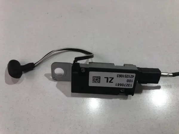 Amplificator antena 13270681 Opel Insignia A (2008-2013)