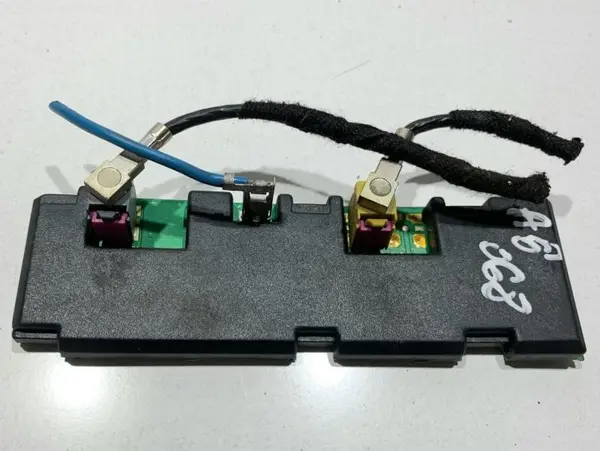 Amplificator antena 4F5035225AJ Audi A6 (2004-2011) [4F2, C6]