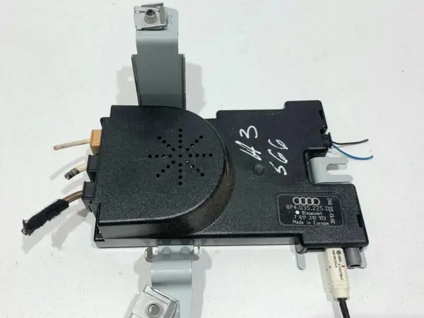 Amplificator antena 8P4035225D Audi A3 (2003-2008) [8P1]