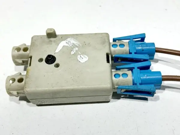 Amplificator antena 9118261 06 BMW Seria 5 (2010-2017) [F11]
