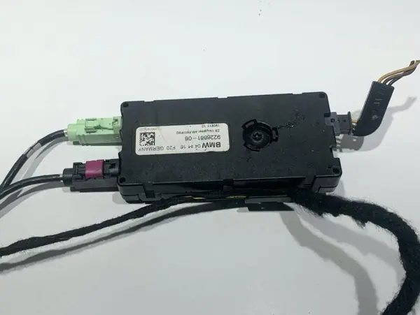 Amplificator antena 9226881 BMW Seria 1 (2010-2015) [F20]