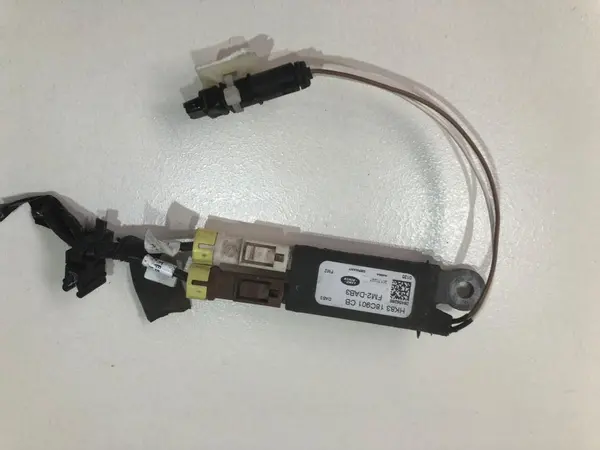Amplificator antena hk83-18c901-cb Jaguar F-Pace (2016->) [X761]