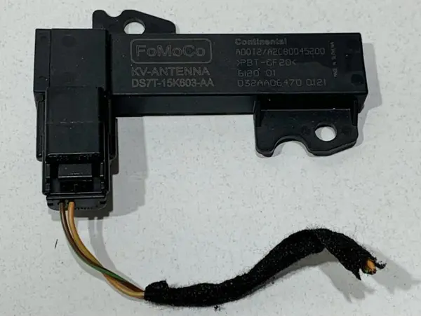 Amplificator antena keyless DS7T-15K603-AA Ford Kuga II ( 2013-2016)