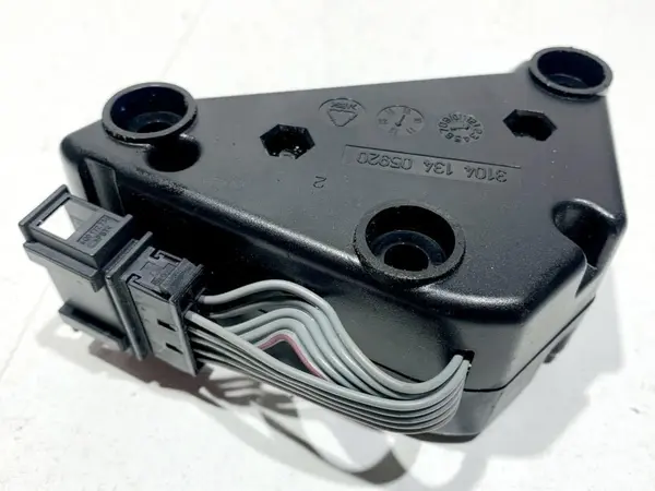 Amplificator audio 1K0035463D Volkswagen Golf 6 plus (2009-2014)