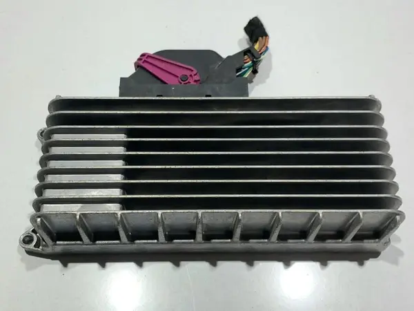 Amplificator audio 8T0035223J Audi A5 (2007-2011) [8T3]