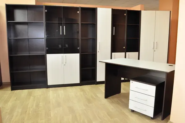 Ansamblu Mobilier Office - Set Complet pentru Birou Modern, PAL Melaminat Wenge cu Ladin