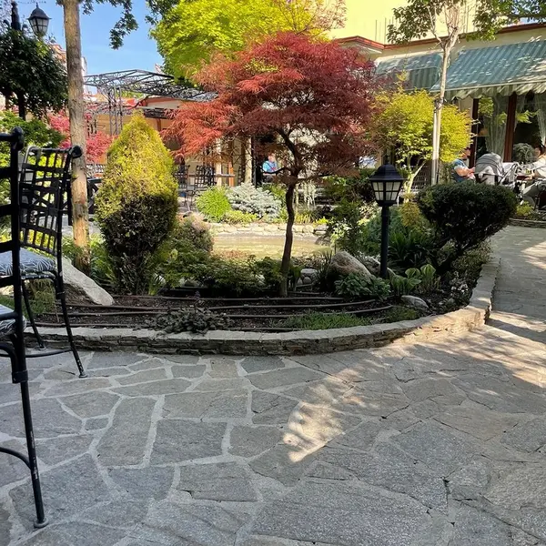 Ardezie Poligonala Homa – Piatra Naturala pt. Interior / Exterior | Fatade, Pavaje si Alei (1 mp = 10–20 bucati)