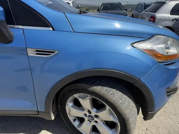 Aripa fata dreapta culoare albastra Ford Kuga (2008-2012)