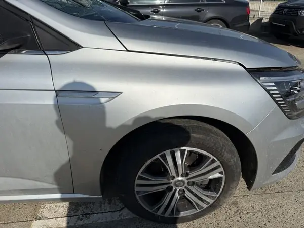 Aripa fata dreapta culoare argintie Renault Megane 4 (2016-2020)