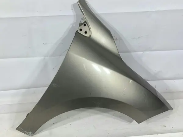 Aripa fata dreapta culoare crem Renault Megane 3 facelift (2012-2016)