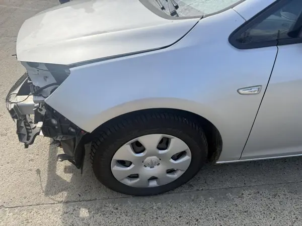 Aripa fata stanga culoare argintie - gan (176) Opel Astra J facelift (2012-2015)