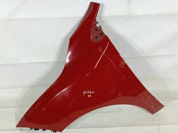 Aripa fata stanga culoare rosie Renault Megane 3 facelift (2012-2016)