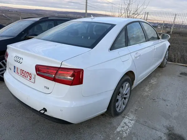 Aripa spate dreapta culoare alb - ly9c Audi A6 (2010-2018) [4G2, C7]