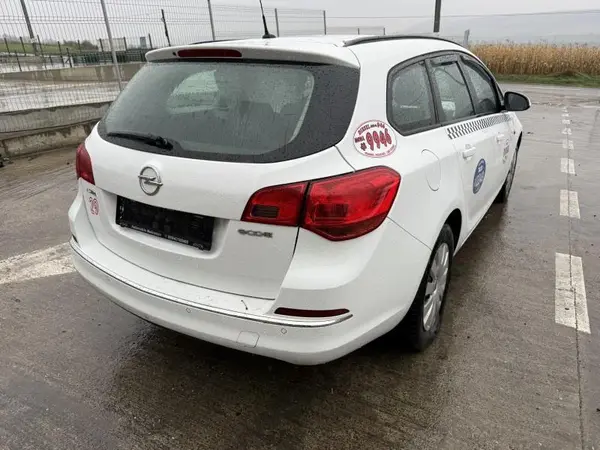 Aripa spate dreapta culoare alba - gaz (40r) Opel Astra J facelift (2012-2015)