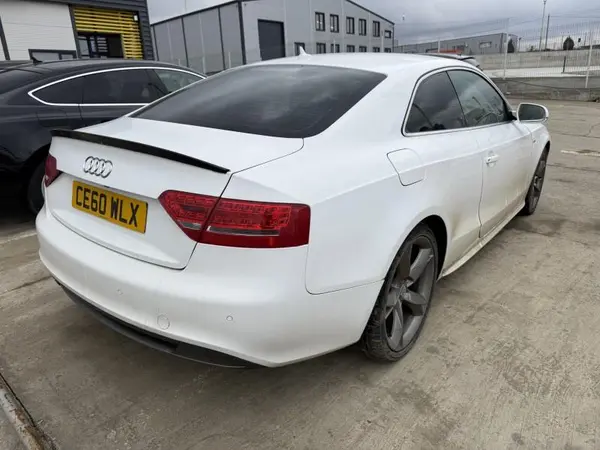 Aripa spate dreapta culoare alba - ly9c Audi A5 (2007-2011) [8T3]