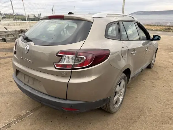 Aripa spate dreapta culoare crem Renault Megane 3 facelift (2012-2016)