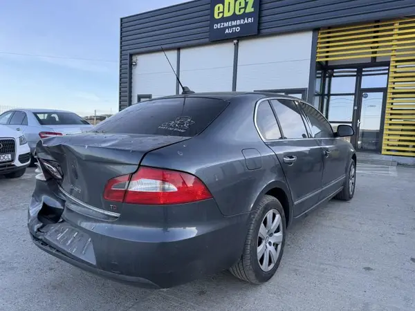 Aripa spate dreapta culoare gri - lf8j Skoda Superb 2 (2008-2013)