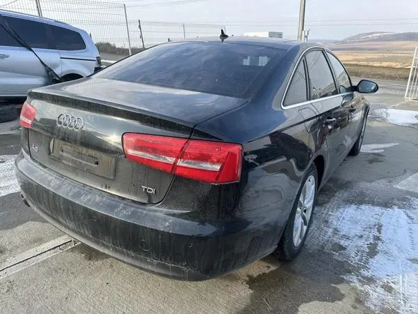 Aripa spate dreapta culoare neagra - ly9b Audi A6 (2010-2018) [4G2, C7]