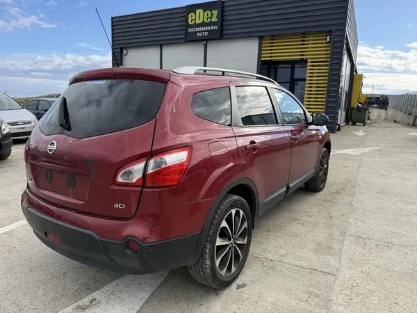 Aripa spate dreapta culoare rosie - naj Nissan Qashqai plus 2 ( 2008-2010) [J10]