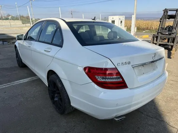 Aripa spate stanga culoare 650 - alb calcit Mercedes C-class facelift (2011-2014) [w204]