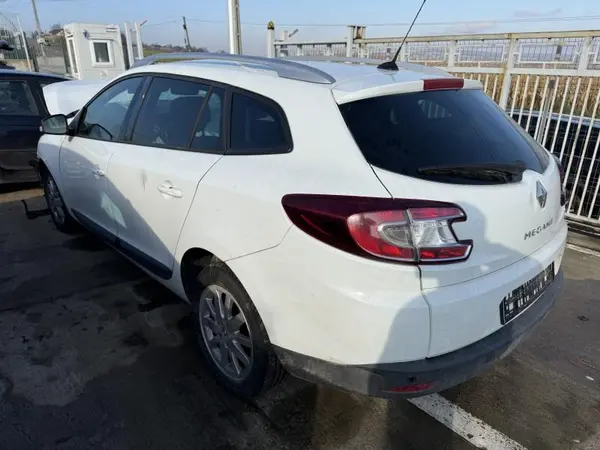Aripa spate stanga culoare alba Renault Megane 3 (2008-2012)