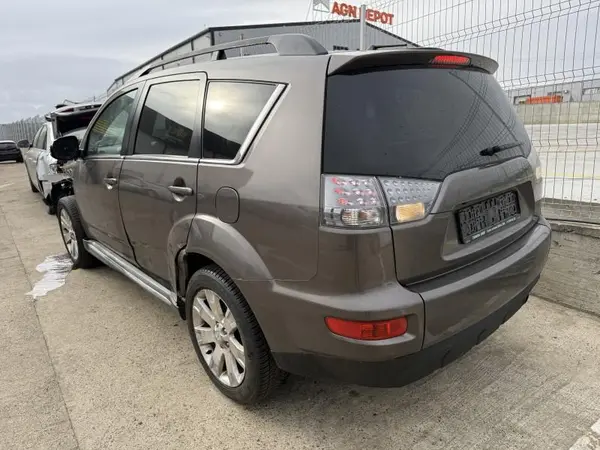 Aripa spate stanga culoare maro Peugeot 4007(2007-2009)