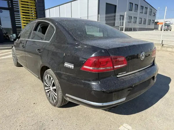 Aripa spate stanga culoare negru - lc9x Volkswagen Passat B7 (2010-2014)