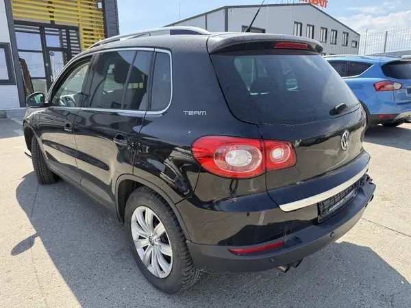 Aripa spate stanga culoare negru - lc9x Volkswagen Tiguan (2007-2011)