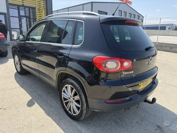 Aripa spate stanga culoare negru - lc9x Volkswagen Tiguan facelift (2011-2015)