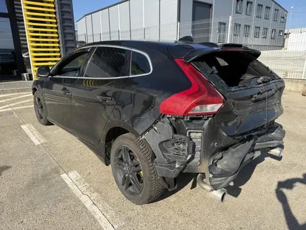 Aripa spate stanga culoare negru - onyx black Volvo V40 (2012-2016)