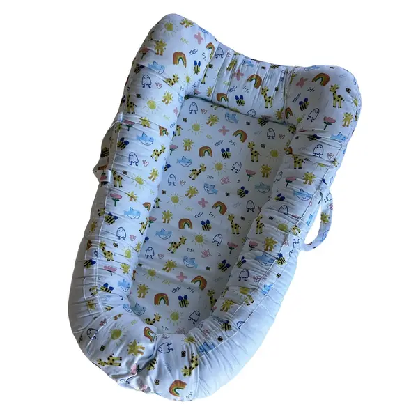 Baby Nest cu doua fete, desene creta/alb, cosulet bumbac organic, cu manere, TWINDECO