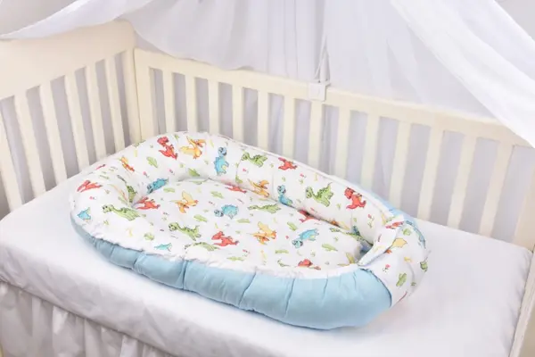 Babynest model dinozauri 0-12 luni