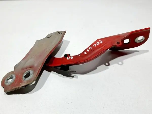 Balama capota dreapta fata culoare rosie BM51-A16800-AD Ford Focus 3 (2011-2015)
